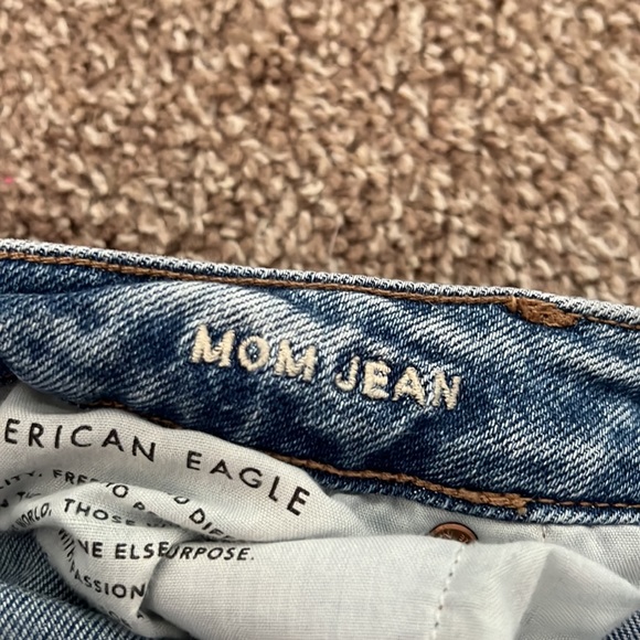 AE Mom Jean - Picture 3 of 4